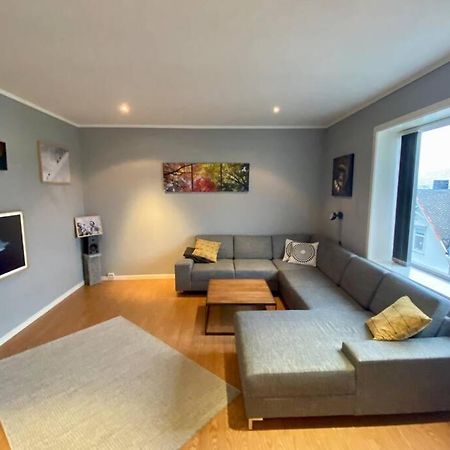 Nice And Central Apartment In Quiet Area オーレスン エクステリア 写真