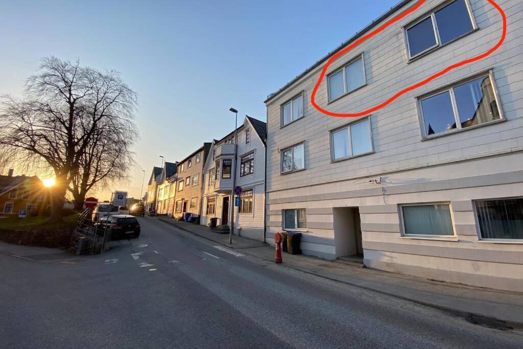 Nice And Central Apartment In Quiet Area オーレスン エクステリア 写真
